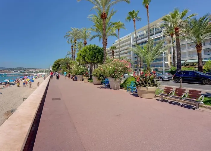 New Listing - Amazing Beach Views, 1-Bed Apt