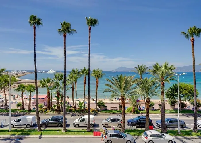 New Listing - Amazing Beach Views, 1-Bed Apt